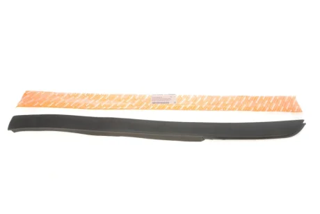 Накладка скла лобового MB Vito (W638) 96-03 (R) Autotechteile 100 6909