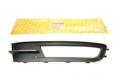 Вставка бампера (під протитуманку) VW Passat 14- Пр. Autotechteile 385 3036