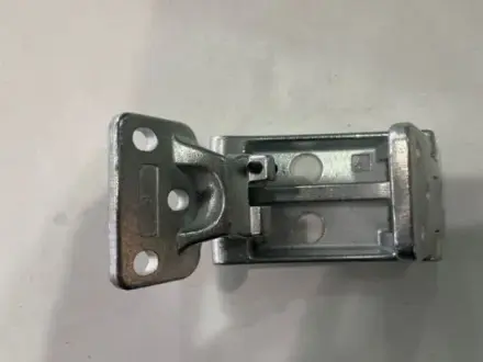 Петля дверна задн Прав (нижня частина) MERCEDES SPRINTER 906 06.06-06.18 BLIC 6004-00-3547242P