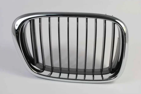 Решітка радіатора Прав передн (решітка радіатора, срібн) BMW 5 (E39) 2.0-4.9 01.96-05.04 BLIC 65020700659912P