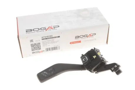 Перемикач світла фар VW Caddy III 1.9-2.0 TDI 04-15 BOGAP A7318103