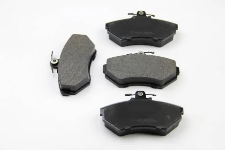 Гальмівні колодки пер. AUDI A4/SEAT CORDOBA/VW PASSAT 1.6-1.9DH 94-02 (TRW) Bremsi BP2674