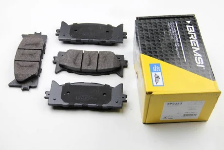 Гальмівні колодки пер. Toyota Avalon/Camry/Lexus ES 05- (Akebono) Bremsi BP3253