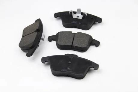 Гальмівні колодки пер. Mondeo 07-/Volvo S60/V60 10-/V70 02-/XC 70 08- Bremsi BP3297