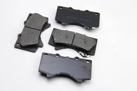 Гальмівні колодки пер. Toyota Land Cruiser 08- (advics) Bremsi BP3381