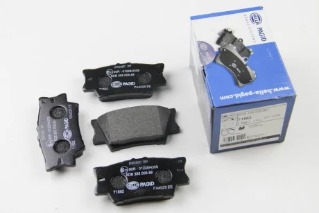 TOYOTA гальмівні колодки задн Camry V40, Rav 4 05 Hella 8DB 355 006-881