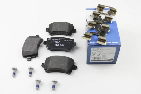 Гальмівні колодки зад. Caddy III/Golf V/Audi A4 03- (Lucas) Hella 8DB 355 010-601