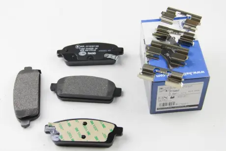 Тормозные колодки HELLA 8DB 355 015-221