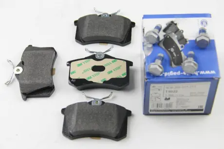 Гальмівні колодки HELLA 8DB 355 017-711