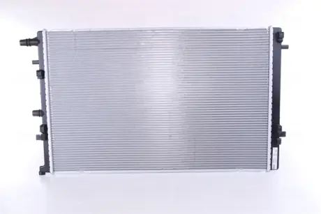 Радіатор охолоджування NISSENS 606762