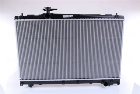 Радiатор NISSENS 64670A