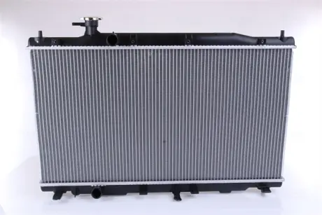Радiатор NISSENS 681386