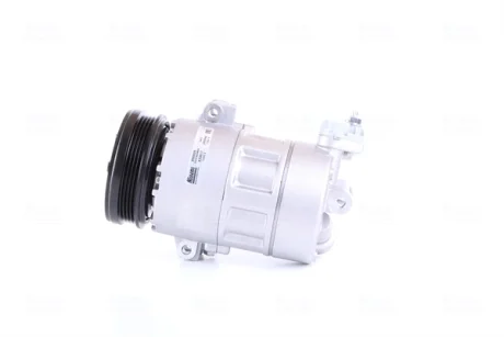 FORD Компресор кондиціонера FOCUS III 2.0 12-, KUGA II 2.5 14- NISSENS 890639
