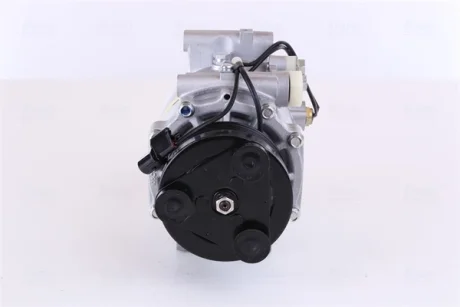 MITSUBISHI Компресор кондиціонера ECLIPSE IV 05-, ENDEAVOR 03-, GALANT IX 03 Nissens 890879