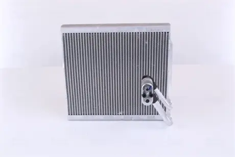 Випарювач кондиціонера NISSENS 92375