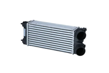 Фото - радіатор інтеркулера Citroen C4/Peugeot 3008/308/5008 1.6 THP 07- NRF 30191 Радіатор інтеркулера Citroen C4/Peugeot 3008/308/5008 1.6 THP 07- NRF 30191
