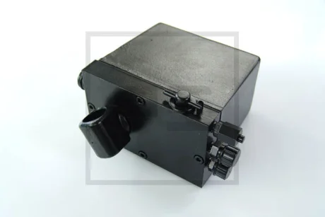 Помпа нахилу кабіни DAF 65 CF, 75 CF, 95 XF, CF 65, CF 75, CF 85, LF 55, XF 105, XF 106 01.97- PE AUTOMOTIVE 10360000