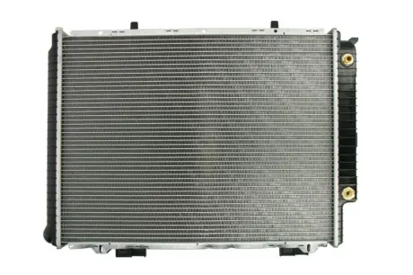 Радіатор двигуна (акпп) MERCEDES E T-MODEL (S210), E (W210) 3.0D-5.0 06.95-03.03 THERMOTEC D7M037TT