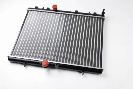 Радіатор двигуна (мкпп) CITROEN BERLINGO, BERLINGO MULTISPACE, BERLINGO/MINIVAN, C3 I, C4, C4 GRAND PICASSO I, C4 I, C4 II, C4 PICASSO I, C5 II, C5 III, DS4, DS5, XSARA PICASSO 1.2-Electric 01.98- THERMOTEC D7P011TT