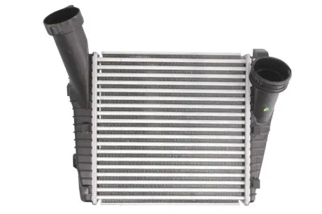 Інтеркулер (лів) AUDI Q7 PORSCHE CAYENNE VW TOUAREG 2.5D-5.0D 09.02- THERMOTEC DAA014TT