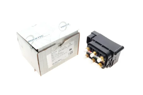 Клапан пневмопідвіски MB S-class (W221) 05-13 Trucktec 02.30.408