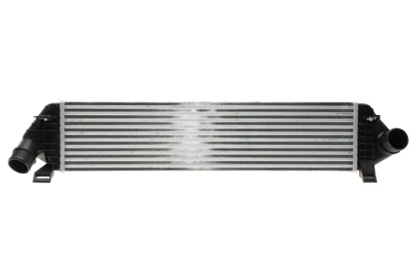Інтеркулер VOLVO C30, C70 II, S40 II, V40, V50 1.6D/2.0D/2.5 12.03-12.16 Valeo 818571