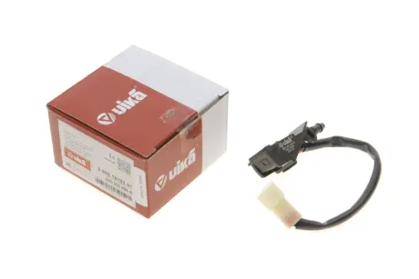 Форсунка омивача скла VW Passat/Golf 98-05 (переднього)(з підігрівом) Vika 99551819301